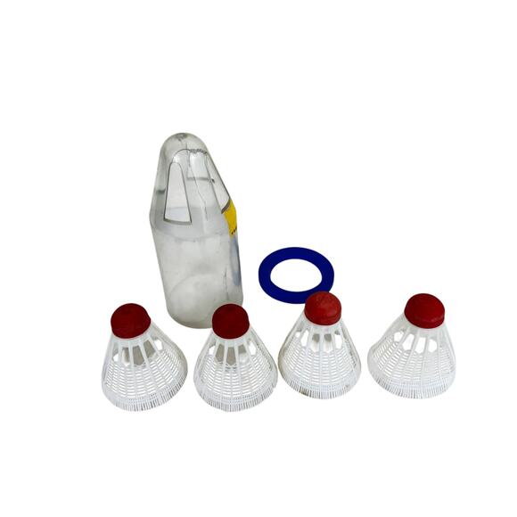 American Vintage Other - Vintage Johhny Walker Badminton Shuttlecocks Set Of 4 Made In Hong Kong